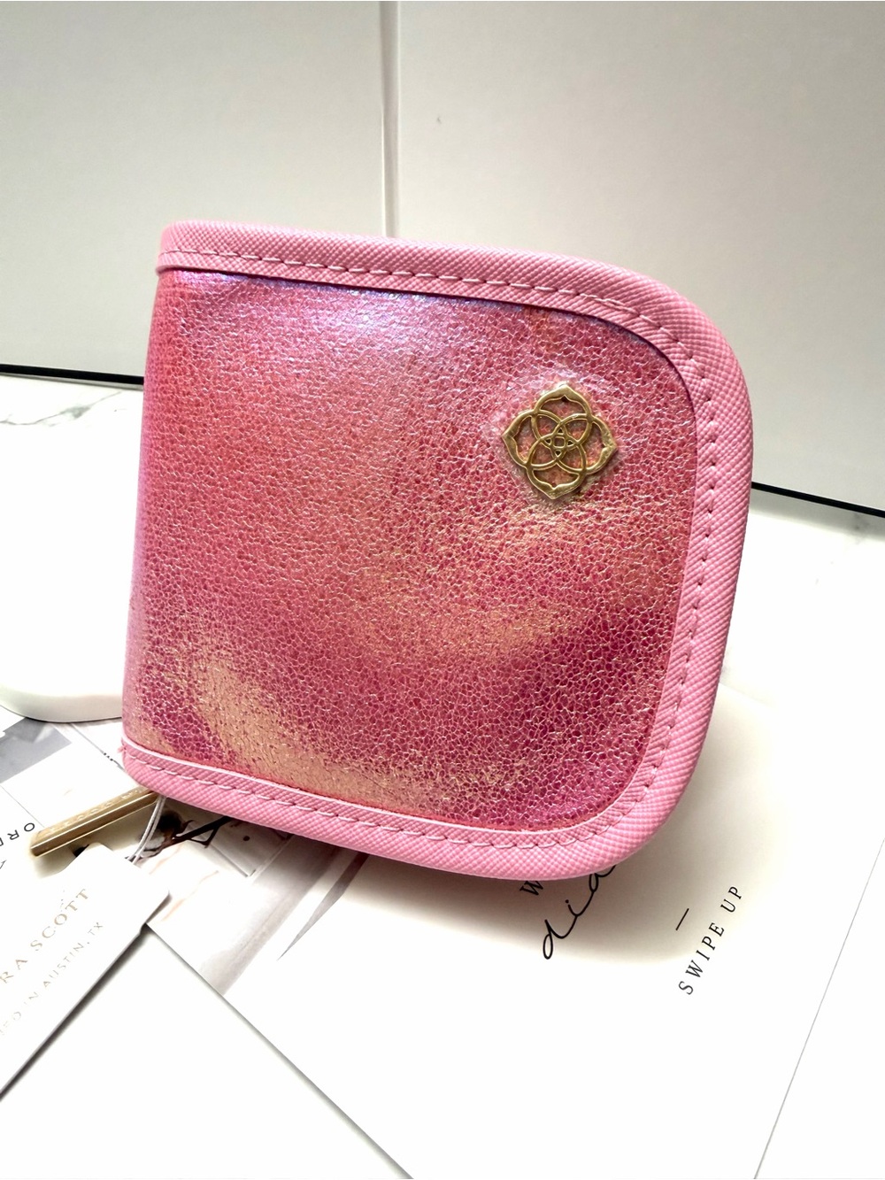 NWT Kendra Scott Iridescent Pink Travel Jewelry Case Organizer